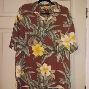 Tommy Bahama Silk Mens Sz M Floral Hawaiian Shirt with Yellow and Green Accents